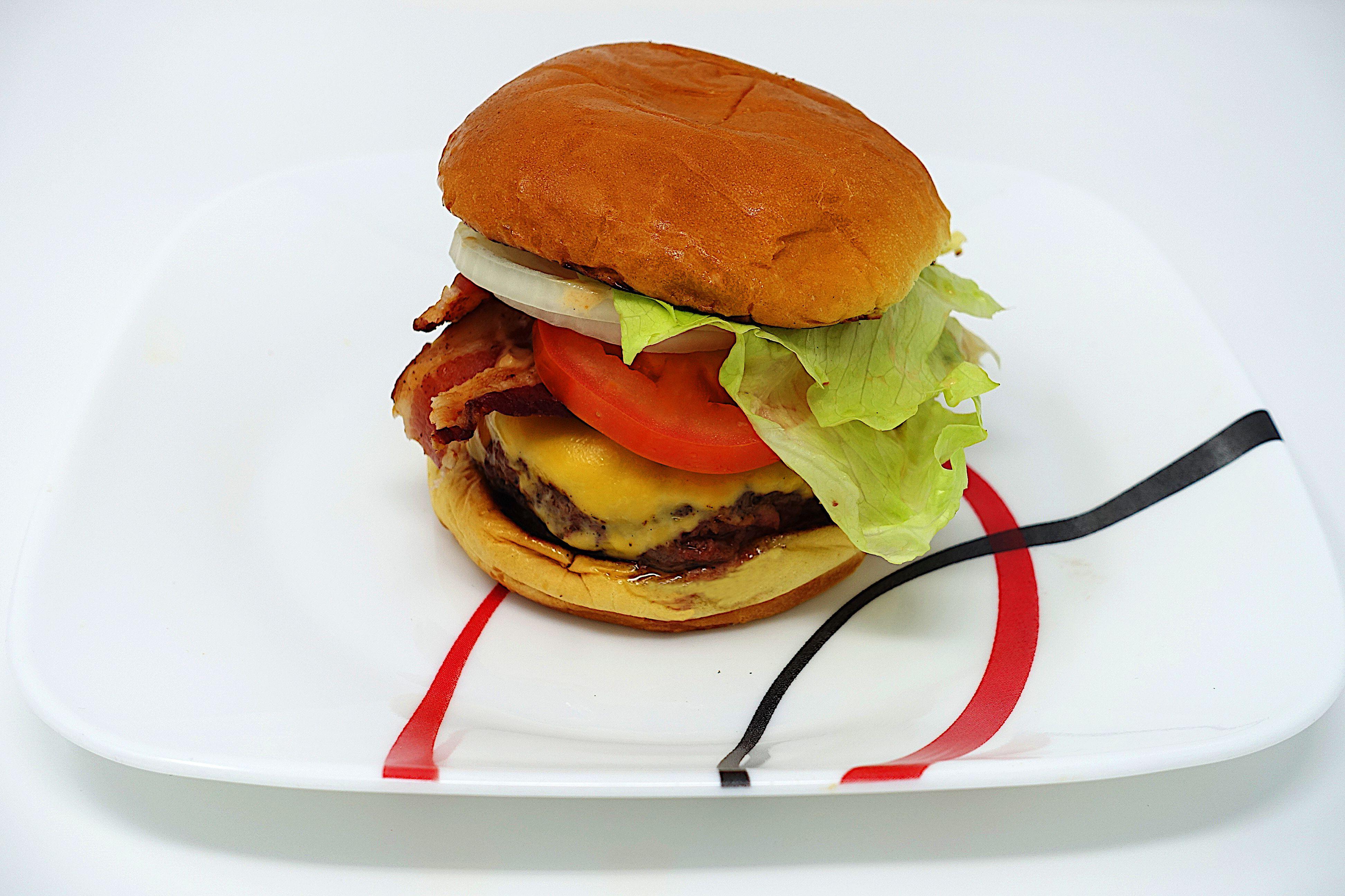 Bacon Cheeseburger Recipe | Global Grubbr